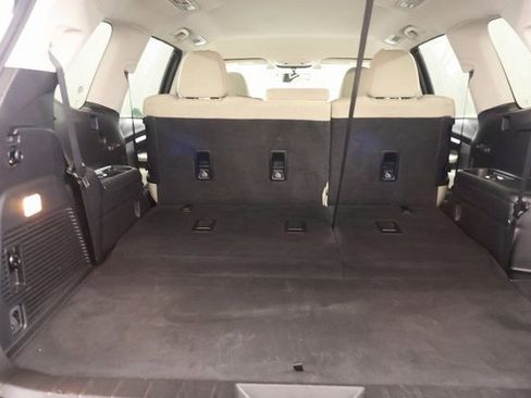 Used 2022 Subaru Ascent Premium w/ Convenience Package image 26