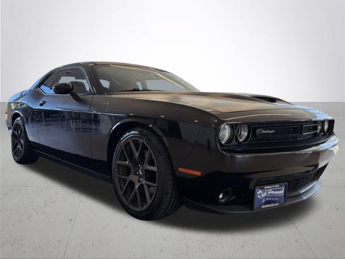 Used 2017 Dodge Challenger R/T w/ Quick Order Package 28P T/A RWD image 5
