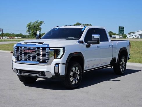 Used 2024 GMC Sierra 2500 Denali w/ Denali Reserve Package AWD/4WD image 3