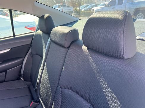 Used 2012 Subaru Legacy 2.5i Premium w/ All-Weather Pkg image 9