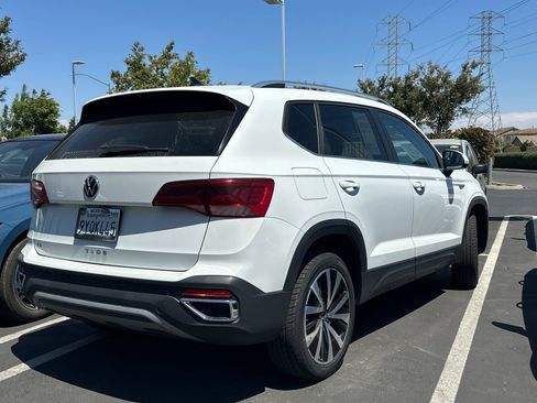 Used 2024 Volkswagen Taos SE FWD image 5