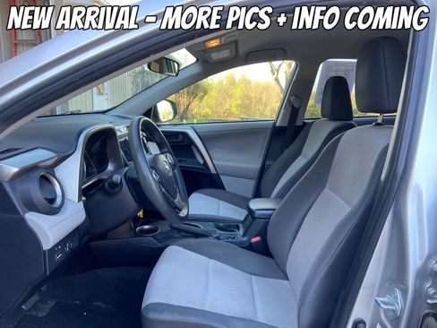 Used 2013 Toyota RAV4 LE FWD image 3