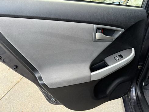 Used 2013 Toyota Prius Two image 19