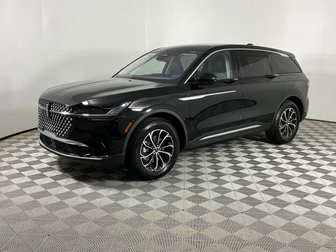 Used 2025 Lincoln Nautilus Premier image 1