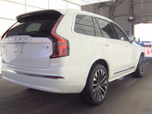 Used 2025 Volvo XC90 B6 Plus AWD/4WD image 3