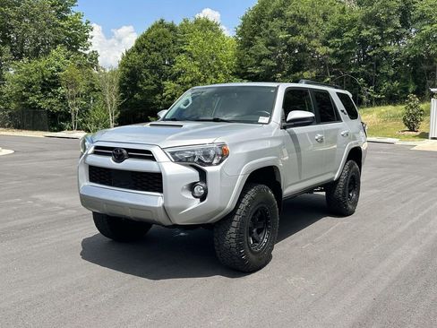 Used 2020 Toyota 4Runner TRD Off-Road AWD/4WD image 3