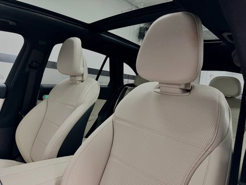 Used 2026 Mercedes-Benz GLC 300 image 25