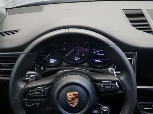 Certified 2026 Porsche Macan AWD/4WD image 18