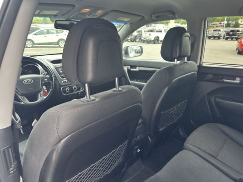 Used 2015 Kia Sorento LX FWD image 20