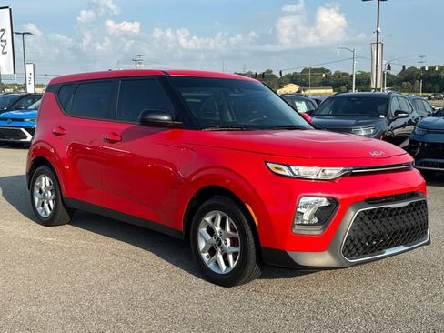 Used 2022 Kia Soul S FWD image 7