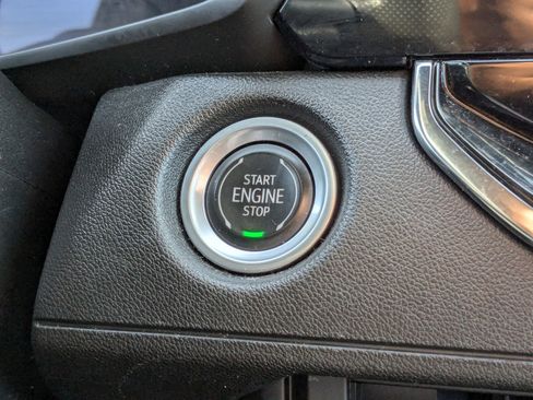 Used 2023 Chevrolet Colorado Trail Boss w/ Technology Package image 19