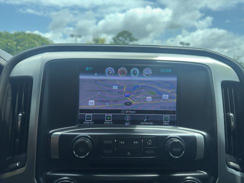 Used 2018 GMC Sierra 1500 SLT AWD/4WD image 22