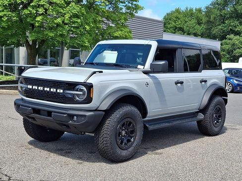 New 2026 Ford Bronco Outer Banks w/ Sasquatch Package AWD/4WD image 3