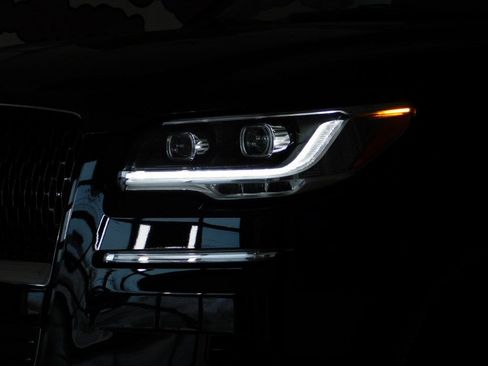 Used 2024 Lincoln Navigator Reserve w/ Equipment Group 201A image 16