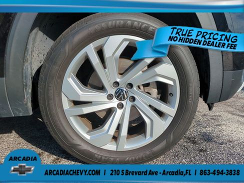 Used 2020 Volkswagen Atlas Cross Sport SE w/ Towing Package FWD image 11
