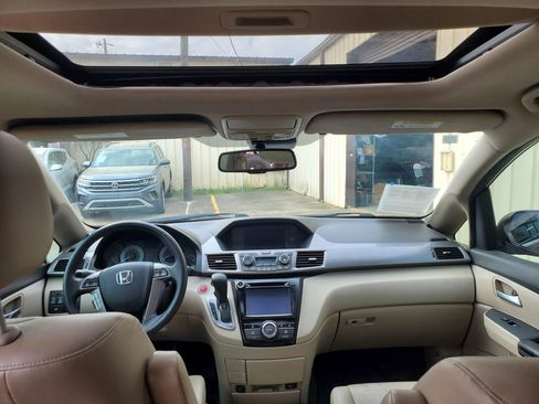 Used 2016 Honda Odyssey EX-L image 41