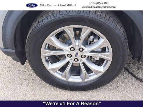 Used 2020 Ford Explorer XLT w/ Equipment Group 202A image 9