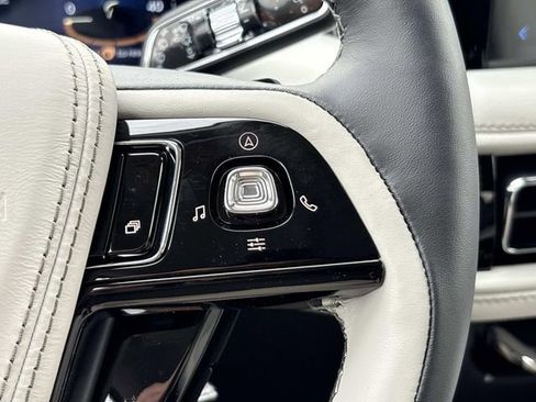 New 2026 Lincoln Aviator AWD image 27