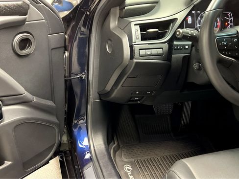 Certified 2025 Lexus ES 350 w/ Premium Package FWD image 42