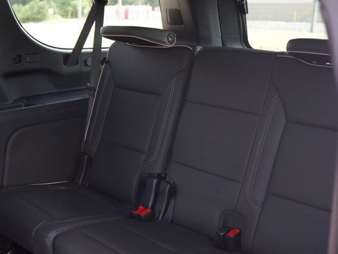 New 2025 Chevrolet Suburban Premier image 28