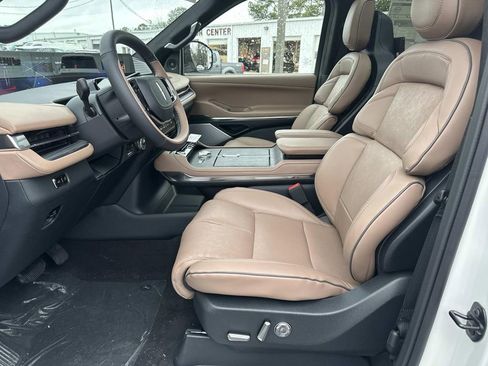 New 2026 Lincoln Navigator Black Label image 9