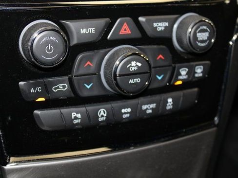 Used 2021 Jeep Grand Cherokee Overland image 22