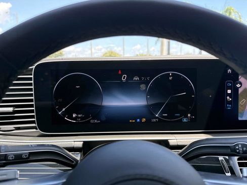 New 2026 Mercedes-Benz GLS 580 4MATIC image 31