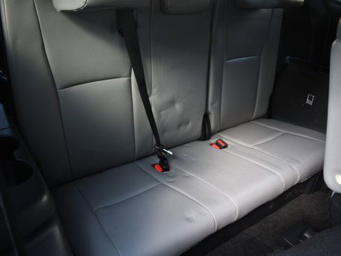 Certified 2023 Toyota Highlander Bronze Edition image 30