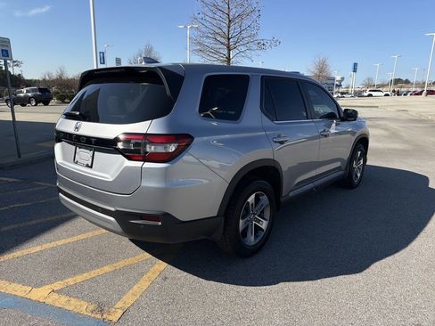 Used 2023 Honda Pilot EX-L image 7