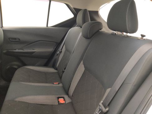 Used 2019 Nissan Kicks S FWD image 18
