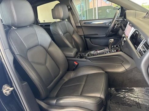 Used 2023 Porsche Macan AWD/4WD image 24
