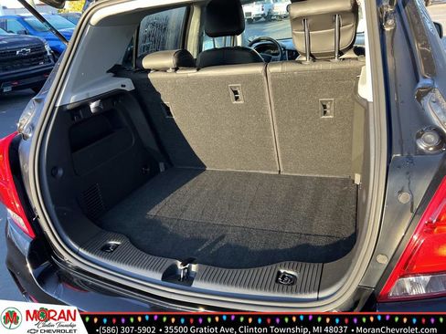 Certified 2022 Chevrolet Trax LT w/ LT Convenience Package image 11