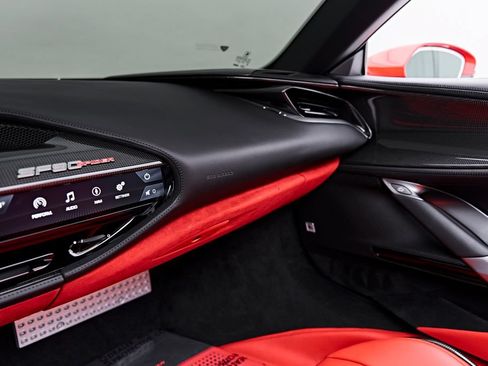 Used 2024 Ferrari SF90 Spider AWD/4WD image 92