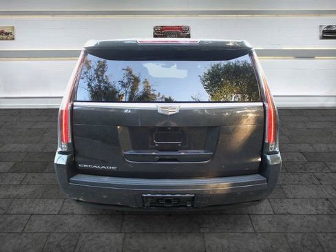 Used 2017 Cadillac Escalade ESV Premium Luxury RWD image 6
