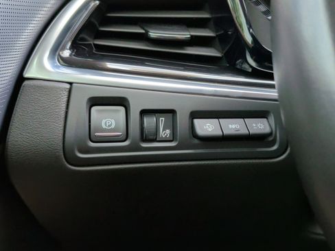Used 2023 Cadillac XT6 Premium Luxury w/ Platinum Package FWD image 25