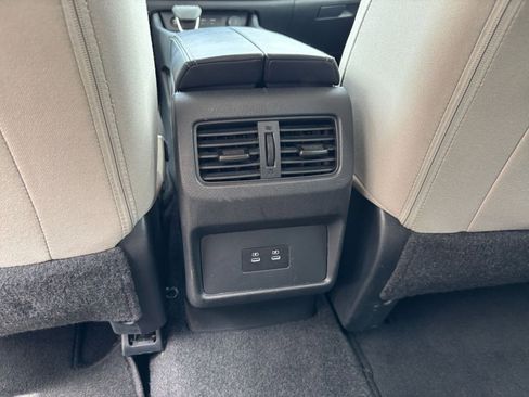 Used 2025 Nissan Rogue SV AWD/4WD image 24