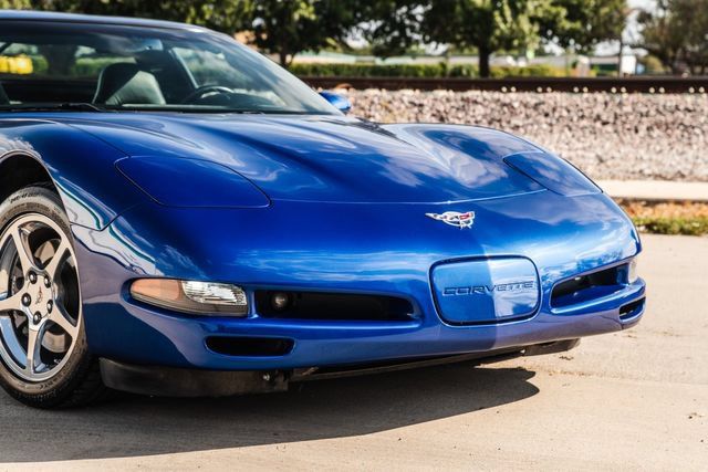 Used 2003 Chevrolet Corvette Coupe w/ Preferred Equipment Group RWD image 22