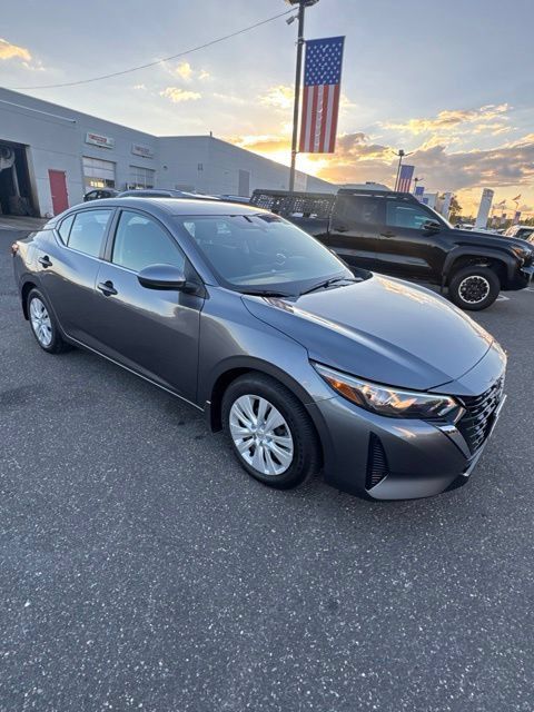 Used 2025 Nissan Sentra S FWD image 8