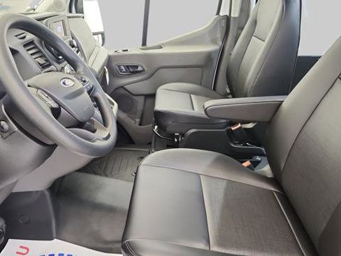 New 2025 Ford Transit 250 148 Medium Roof image 10