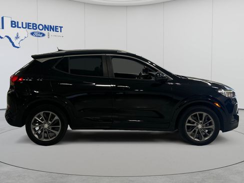 Used 2022 Buick Encore GX Select w/ Sport Touring Package FWD image 4