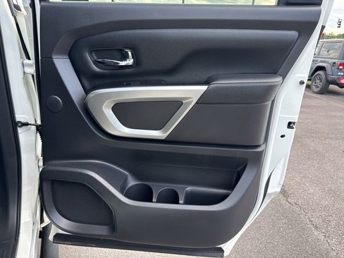Used 2018 Nissan Titan PRO-4X w/ Pro-4x Convenience Package image 21