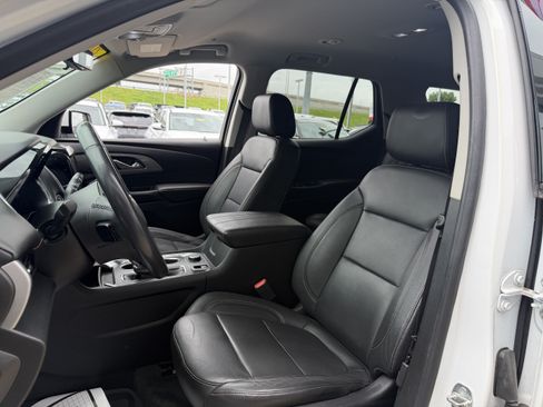 Used 2019 Chevrolet Traverse RS w/ LPO, Floor Liner Package FWD image 34