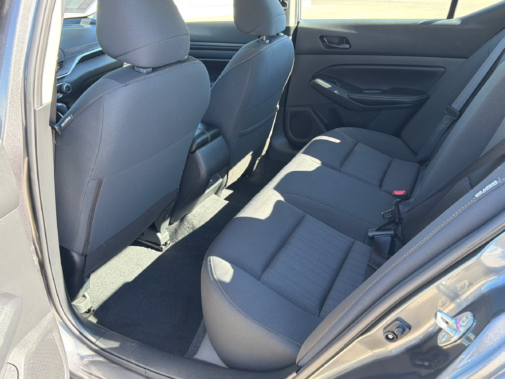 Used 2024 Nissan Altima 2.5 SV FWD image 17