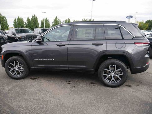 New 2025 Jeep Grand Cherokee Limited image 16