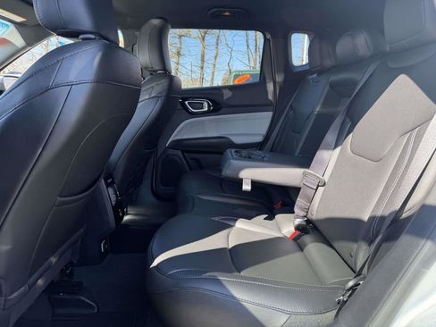 Used 2025 Jeep Compass Limited w/ Elite Group image 17