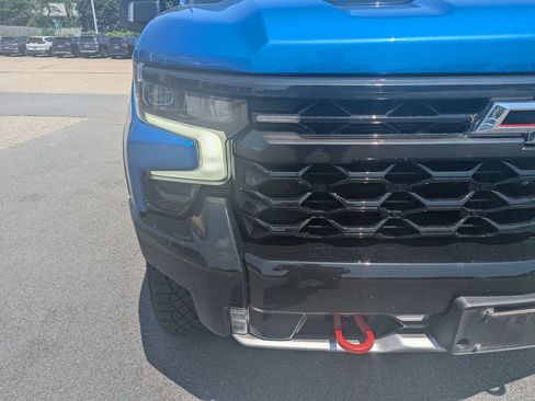 Used 2022 Chevrolet Silverado 1500 ZR2 w/ Technology Package AWD/4WD image 10