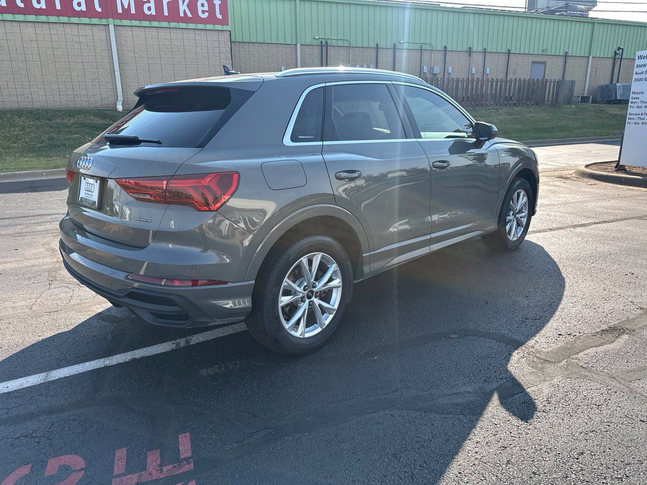 Certified 2025 Audi Q3 2.0T Premium w/ Convenience Package AWD/4WD image 3