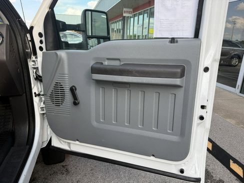 Used 2011 Ford F550 2WD Regular Cab Super Duty w/ XL Value Pkg image 21