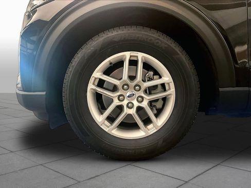 Used 2025 Ford Explorer Active w/ Active Comfort Package RWD image 10