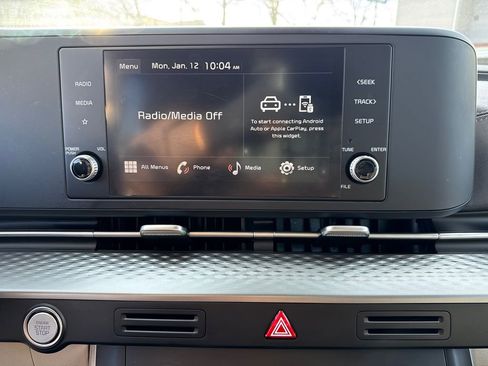 Certified 2023 Kia Carnival LX image 27